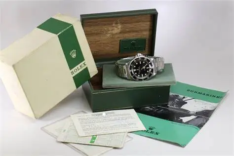 rolex submariner σε κουτί