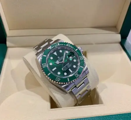 rolex hulk submariner green dial and bezel 116610lv